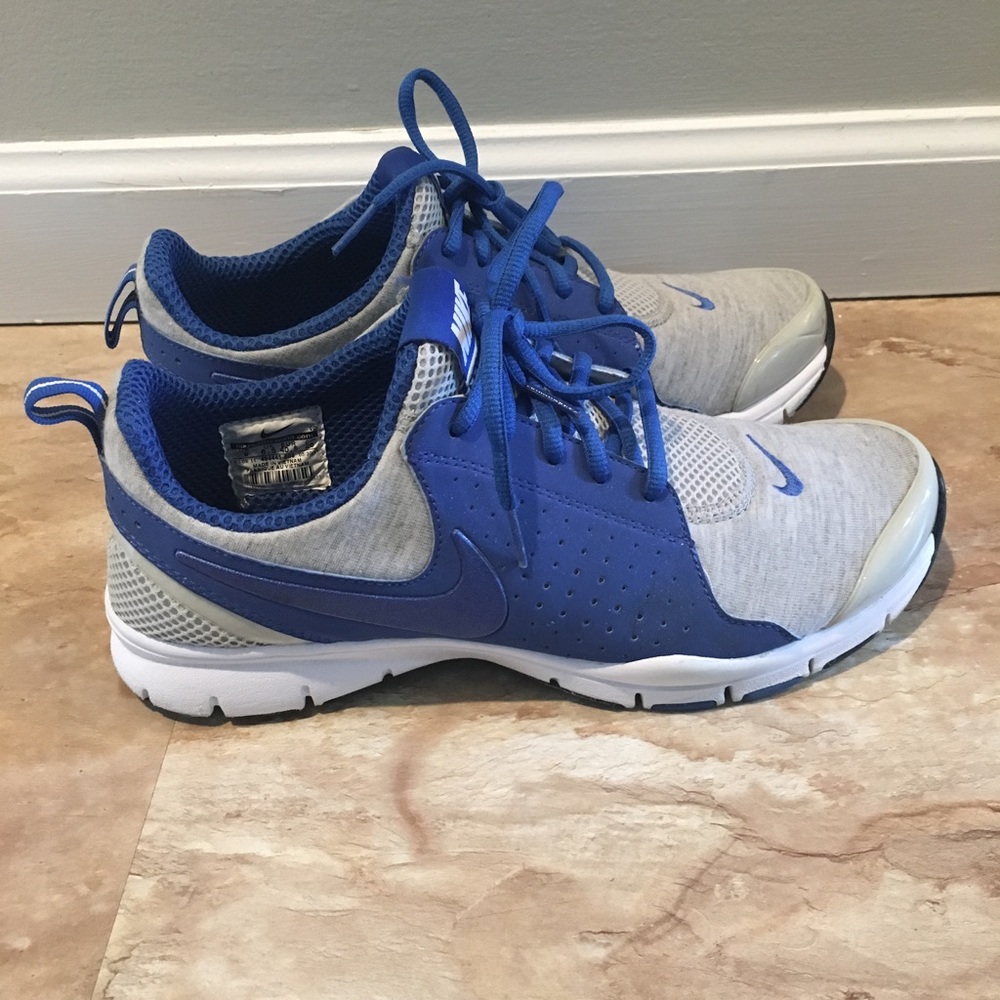 Nike sneakers size 9